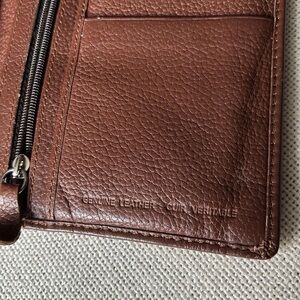 Swiss Gear leather wallet zipper multi section